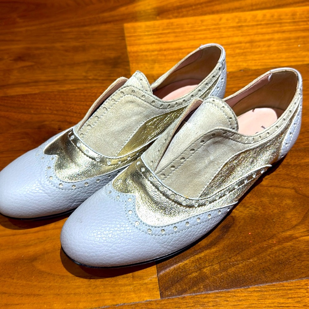 Pollini size 37 Gray Beige and Metallic loafer